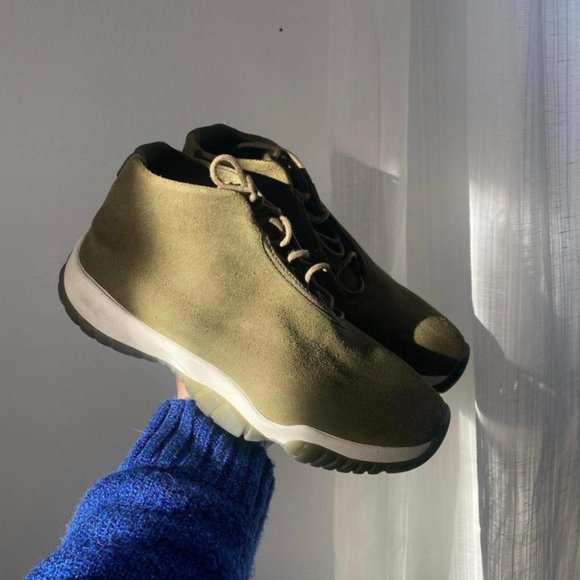 Womens Air Jordan Future sneakers - Picture 2 of 2